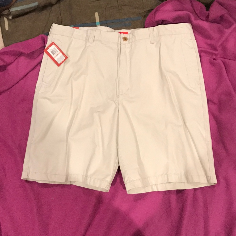 NWT Izod khaki shorts